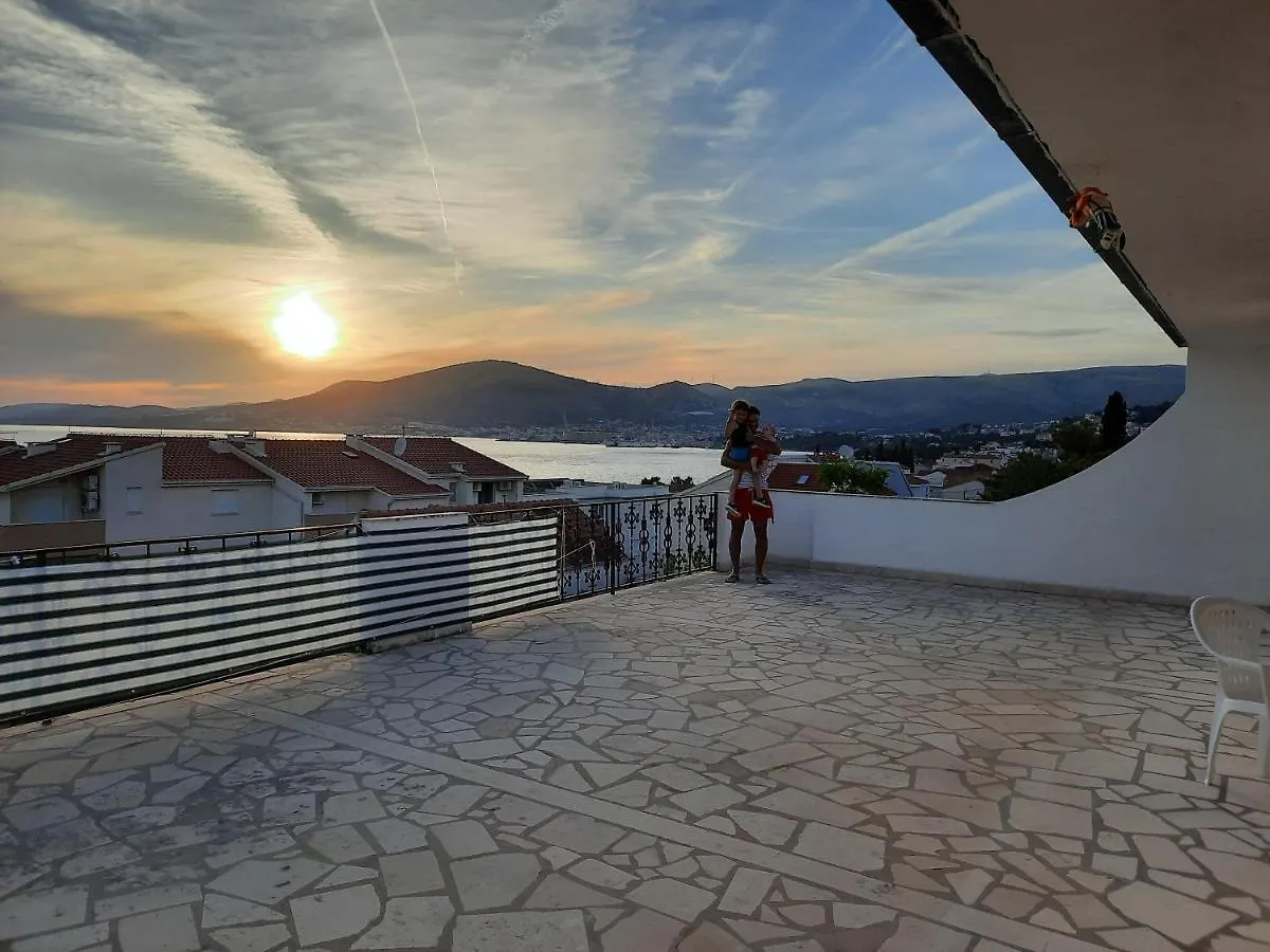 Apartment Studio-Appartements Emwey Trogir Croatia