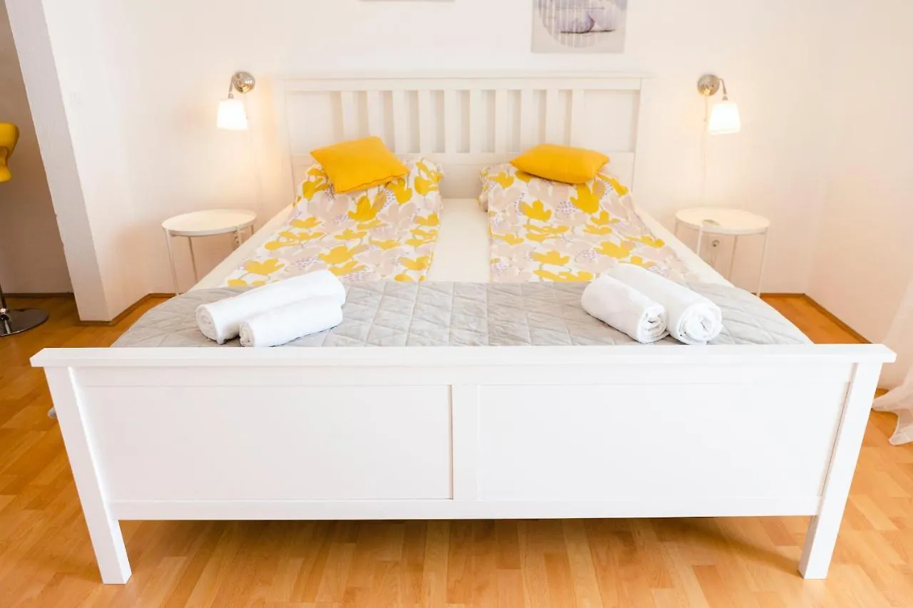 Studio-Appartements Emwey Trogir 0*,  Croatia