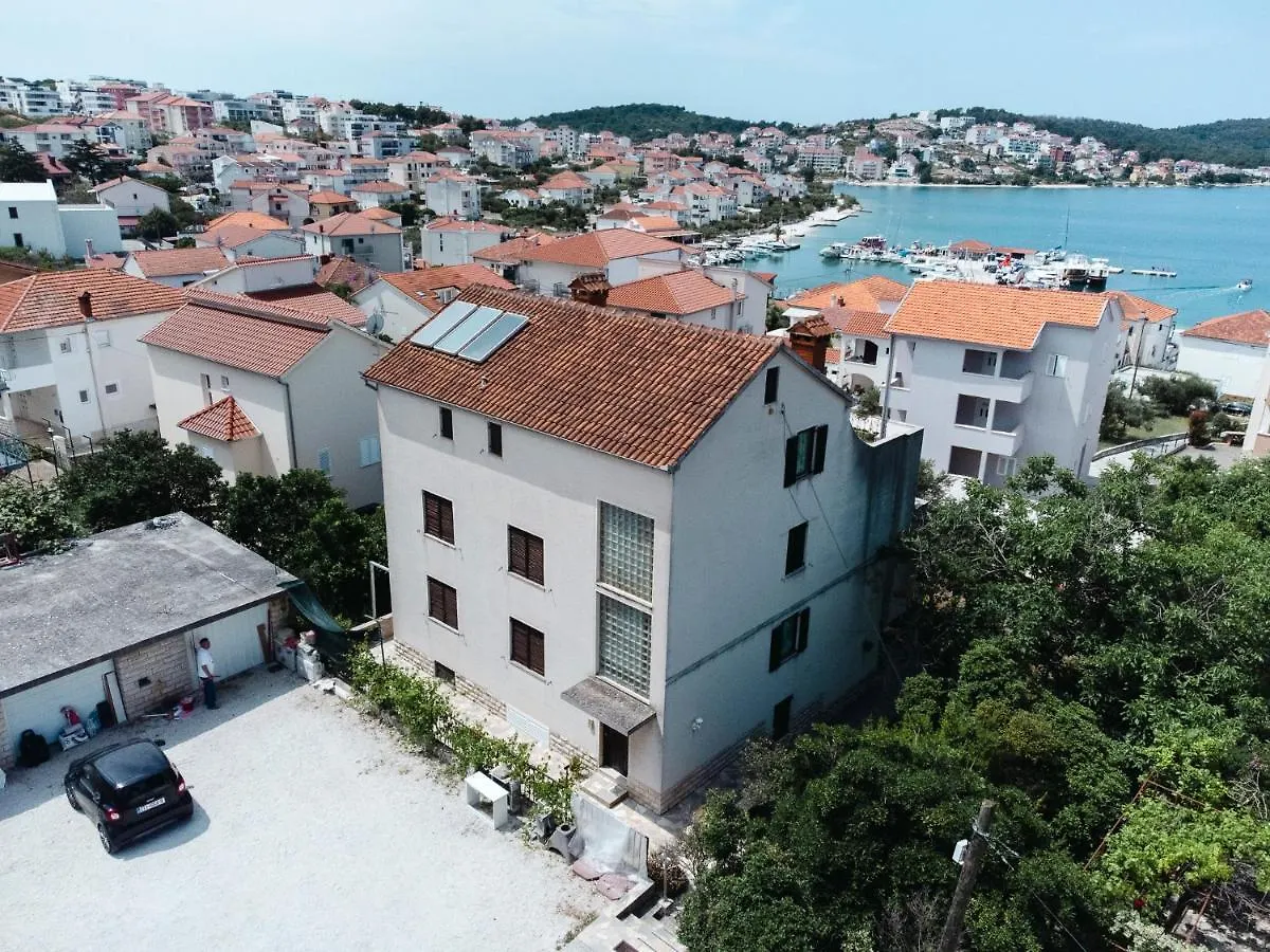 Apartment Studio-Appartements Emwey Trogir