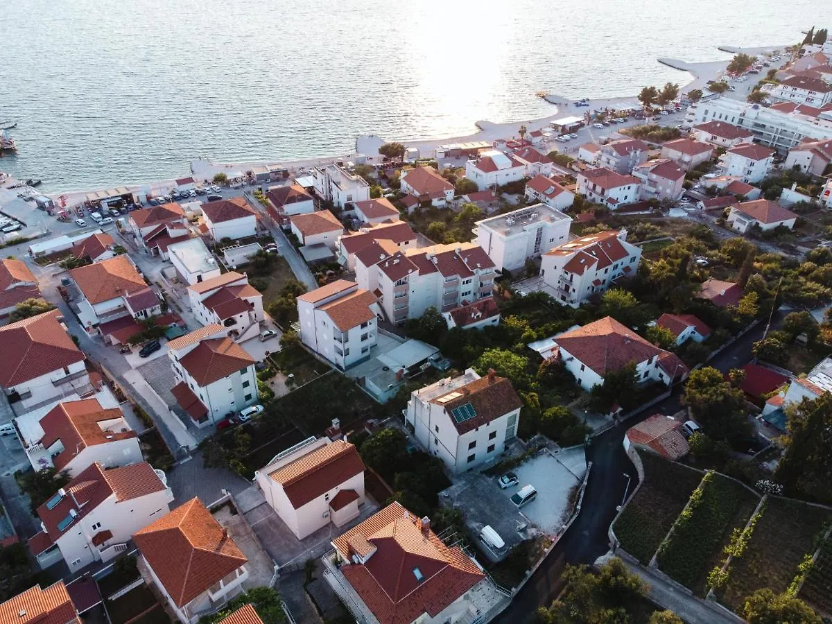 Studio-Appartements Emwey Trogir