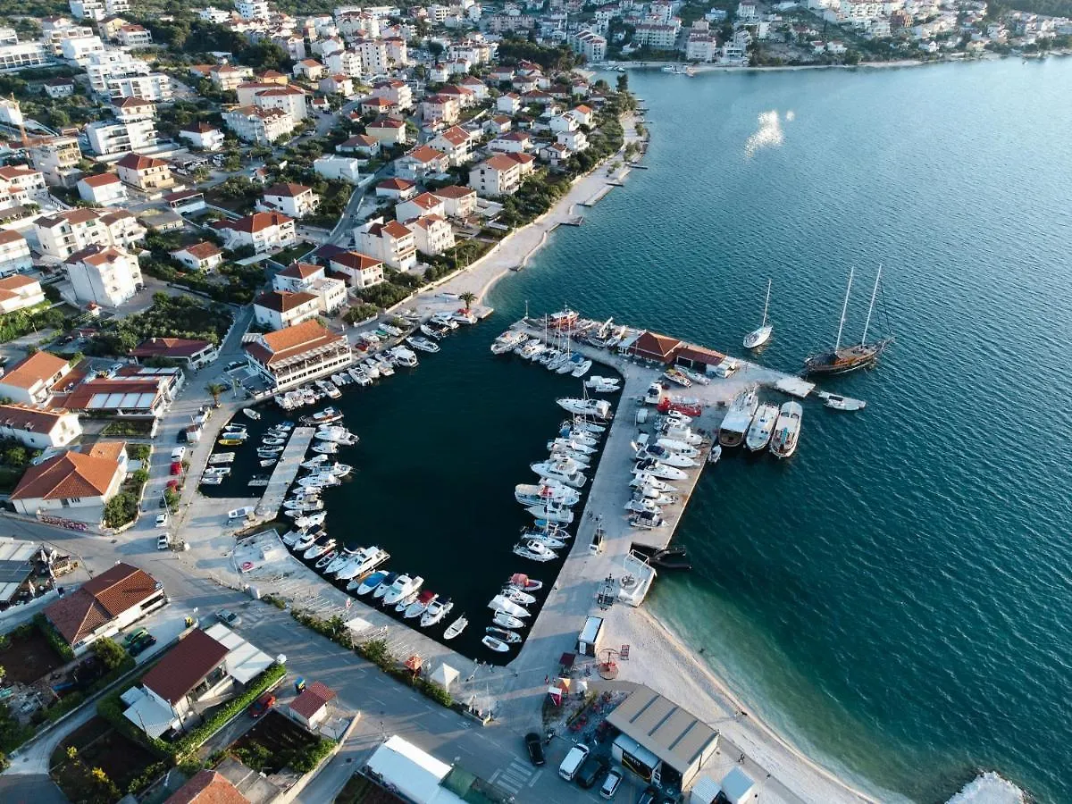 Studio-Appartements Emwey Trogir Croatia