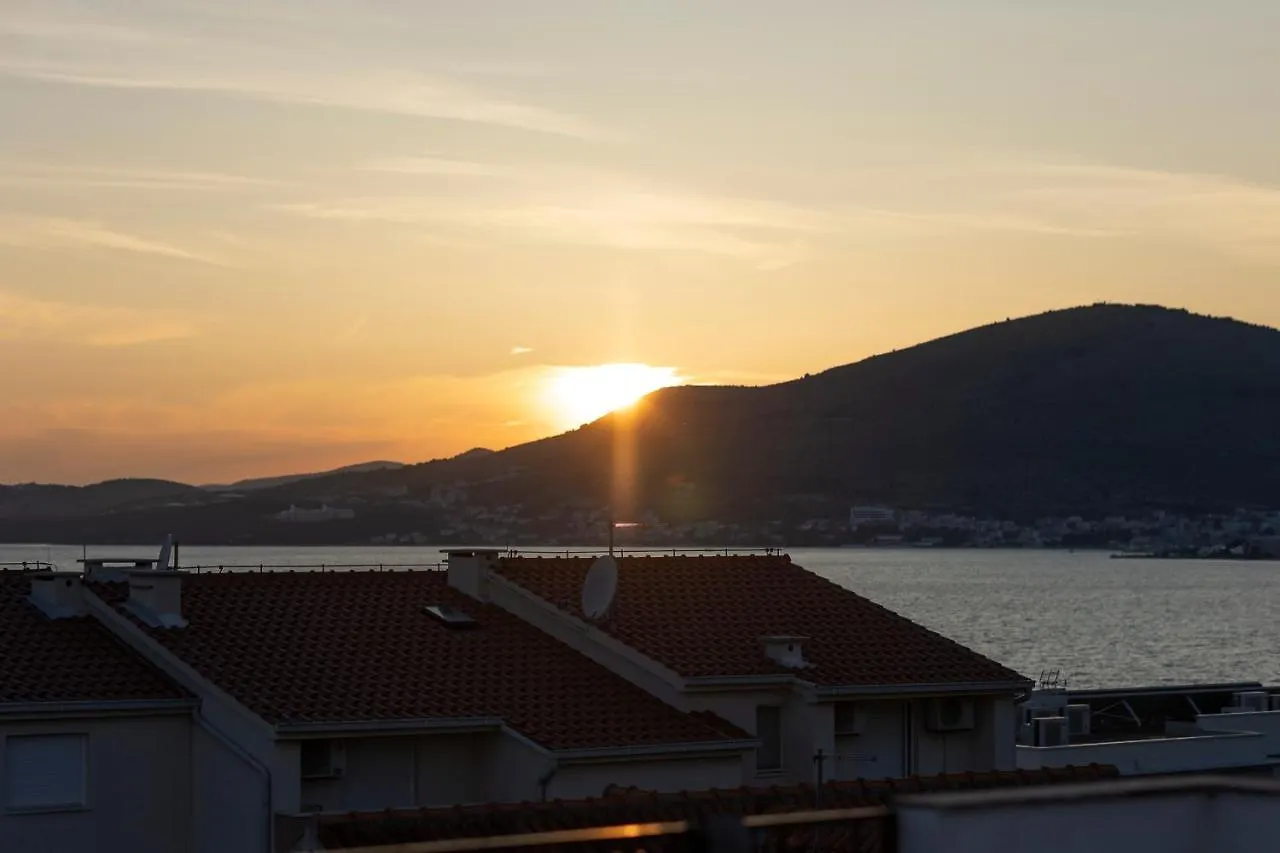 Studio-Appartements Emwey Trogir 0*,  Croatia